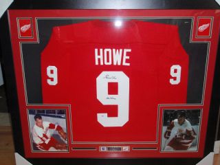 Gordie Howe Signed Framed Jersey Detroit Red Red Jersey Wings PSA