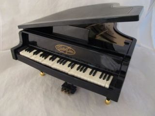 Disney Blue Ridge Baby Grand Playing Piano Gershwin Havanola Keys Move