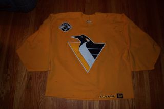   Penguins game worn used Hedberg vintage size 60 practice jersey
