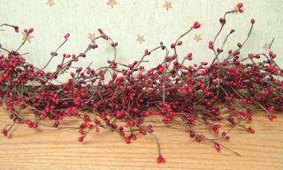 Red Pip Berry Garland 4ft