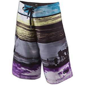 Experience fun in style in the Nike Boys Scout Boardshort. It features