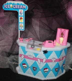 Monster High Ice Cream Stand 4 Cupid Abbey Operetta Toralei Nefera