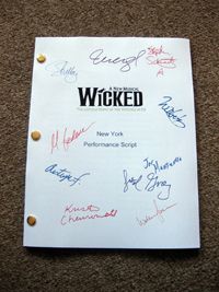 Wicked Broadway Musical Cast Signed Script Idina Menzel