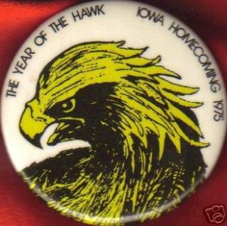 Iowa Hawkeyes 1975 Football Pin Homecoming Button