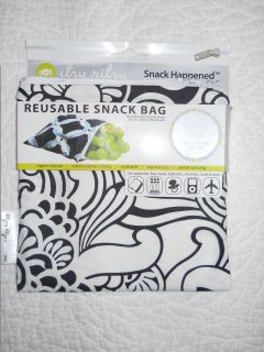 Itzy Ritzy Reusable Snack Food Storage Bag 7 x 7 Black and White New