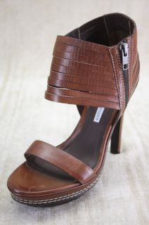 Vera Wang Lavender Izzy Platform Sandal Size 7 Open Toe Brown $395