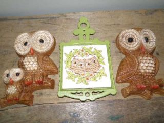 Owl Wall Art Plaques & Owl Kitchen Trivet in good used condition.