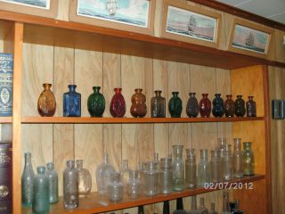 Franklin Mint Colonial Bottle Collection of 1975