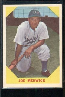 1960 Fleer 22 Joe Medwick Dodgers NRMINT 18369