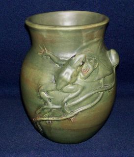 RARE Weller Kenova Vase with Frog