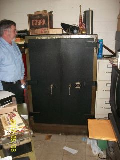 Large Double Door Bank Safe with Internal Secondary Safe