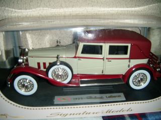18 Signature Models 1930 Packard LeBaron