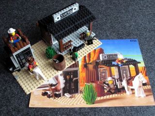Lego Set 6755 Sheriffs Lock Up Western Minifigures