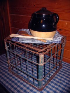 Vintage BEAT RICE ILL Rustic Primitive WIRE MILK CRATE BASKET Old BARN