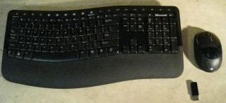 Microsoft Wireless Comfort Desktop 5000 Keyboard and Mouse Computer