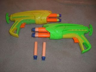 TWIN BUZZ BEE TOYS AIR BLASTERS