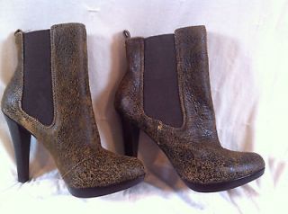 Michael Kors Distresses Leather Platform boots
