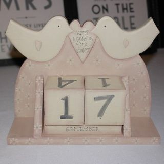 East of India Wooden Perpetual Calendar Keep a song in your heart gift
