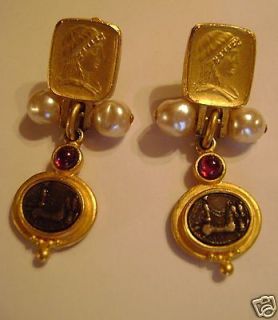 Rare Lina Levinson Etruscan Style Clip Earrings   Signed   Excellent!