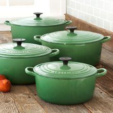 New LE CREUSET 9.5 quart French Oval Dutch Oven FENNEL GREEN Color in