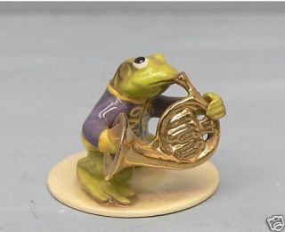 Hagen Renaker Specialty Frog Playing French Horn