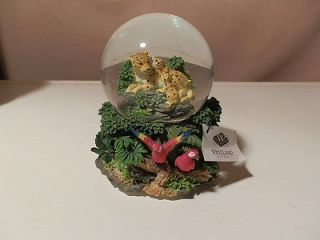 WESTLAND BORN FREE SNOW DOME MUSICAL FIGURE W MOMMA AND BABY