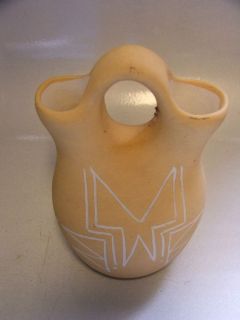 NICE UTE MOUNTAIN TRIBE SMALL POT BEIGE WITH WHITE DESIGN