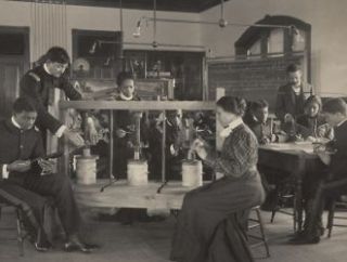 1899 or 1900 photo The cheese press screw   students studying