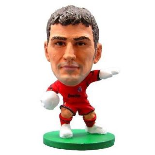 Real Madrid F.C.SoccerStar z Casillas figure with collectors card 2