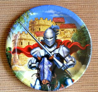 NEW 8 VALIANT KNIGHT DINNER PLATES, PARTY SUPPLIES