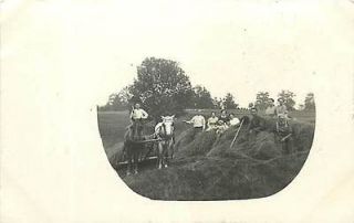 REAL PHOTO FAMILY WORKING IN FIELD HORSE DRAWN PLOW R81223
