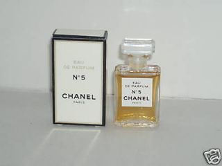 Chanel No 5 by Chanel Women Perfume 0.13 oz Eau de Parfum Splash Mini
