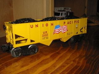 LIONEL UNION PACIFIC COAL HOPPER with AMERICAN FLAG
