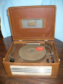 1946 Capitol u24 record player electric crank works humms nice