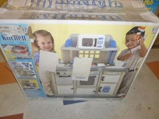 HOLIDAY SPECIAL   HOMESTYLE PLAY KITCHEN SET    NEW  BUT OPENED BOX