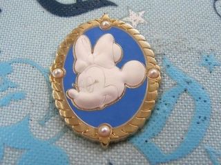 Pin   Minnie Mouse 3D White Cameo Gold Border Pearl Gems   91333