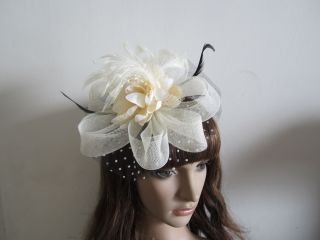 BRAND NEW Ivory Cream Wedding Feathers Flower Hair Fascinator Clip