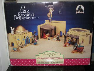 Little Towne Of Bethlehem Classic Edition 17pc Lighted Nativity