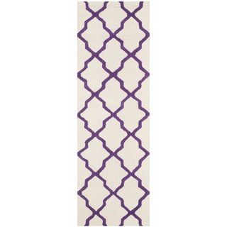 Safavieh Handmade Moroccan Cambridge Ivory/ Purple Wool Rug (26 X 8)